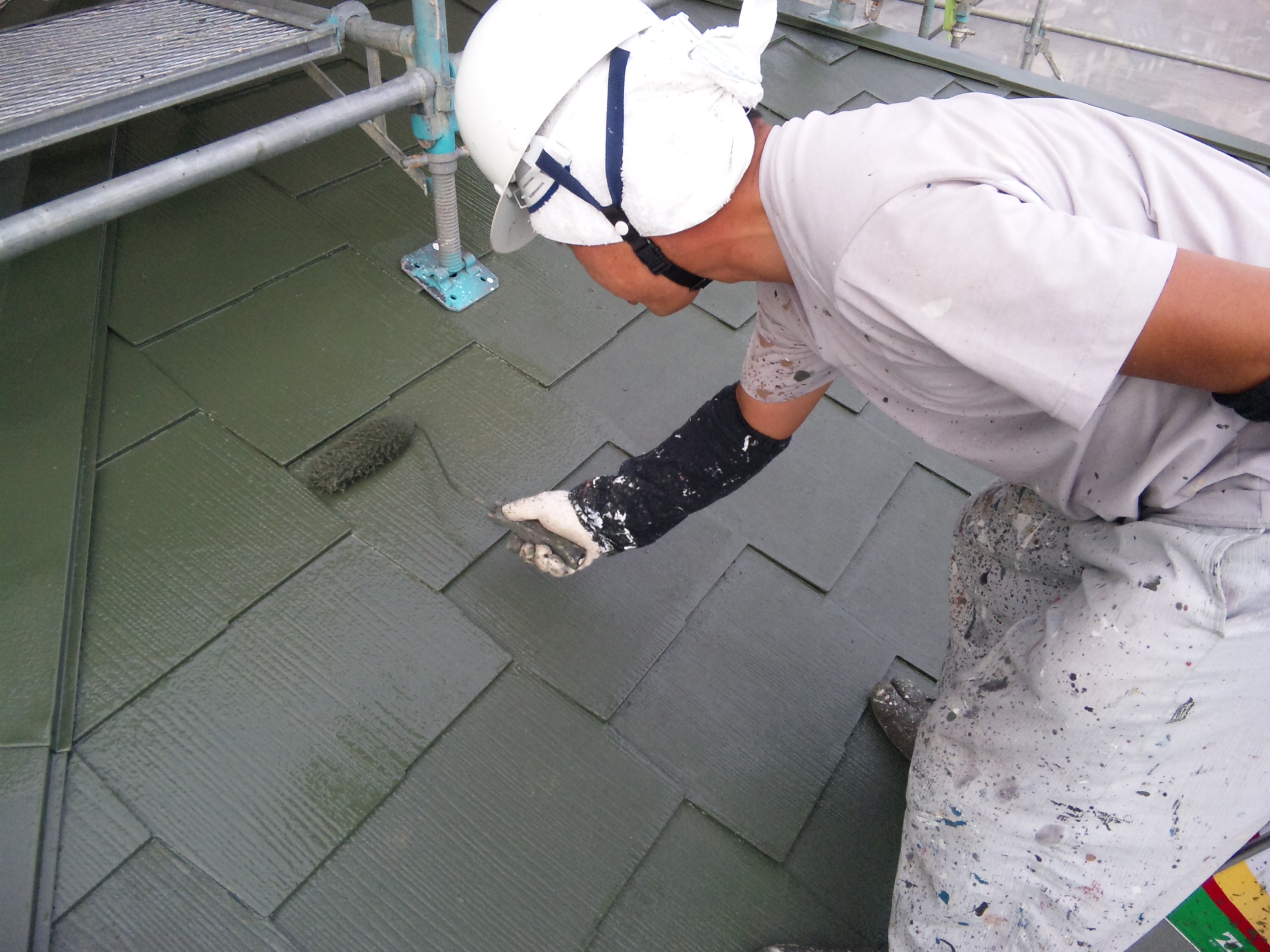 永和台　白鳥様　一階屋根上塗り